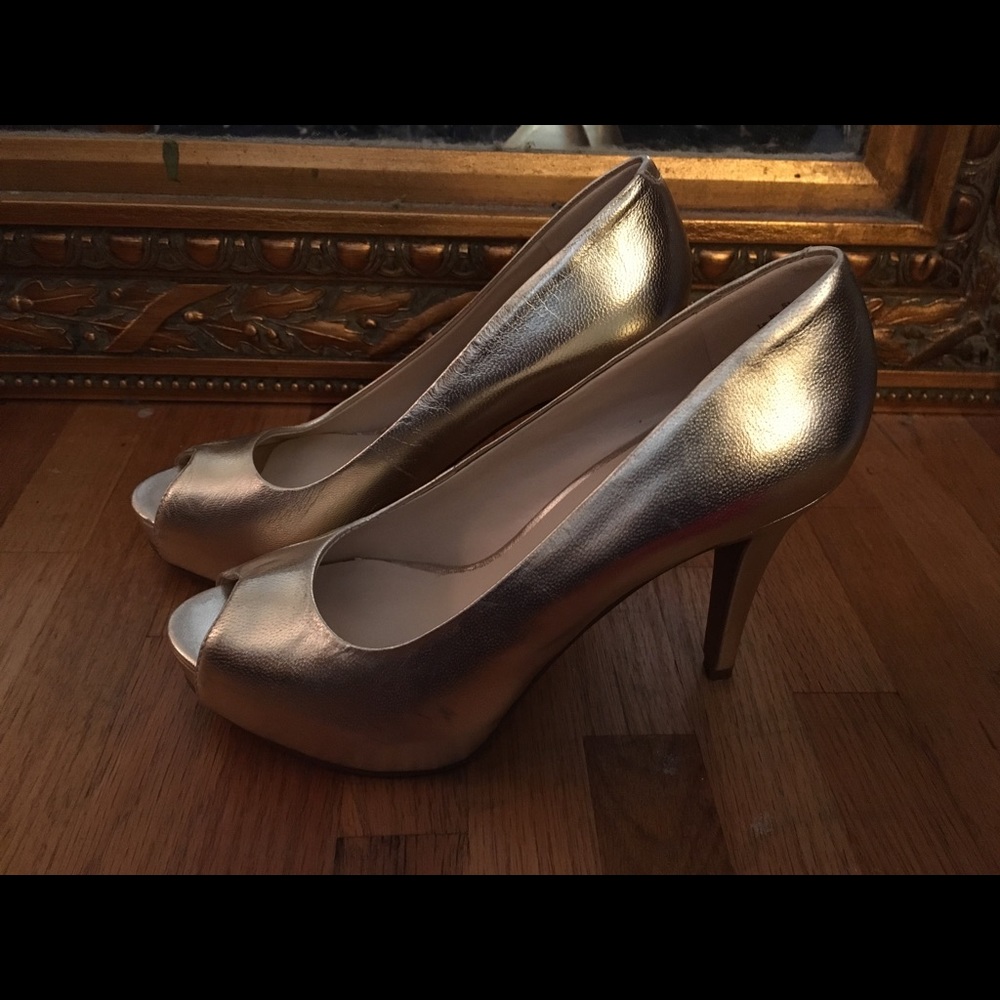 Nine West Camya Gold Platform Pumps